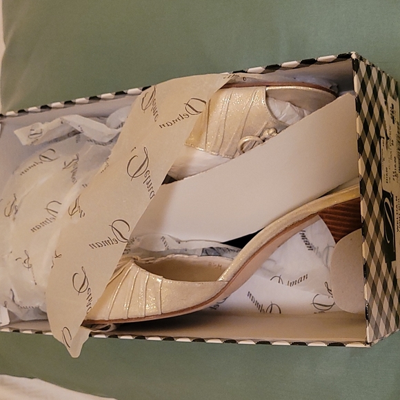 Delman gold shimmer mules - Picture 1 of 7